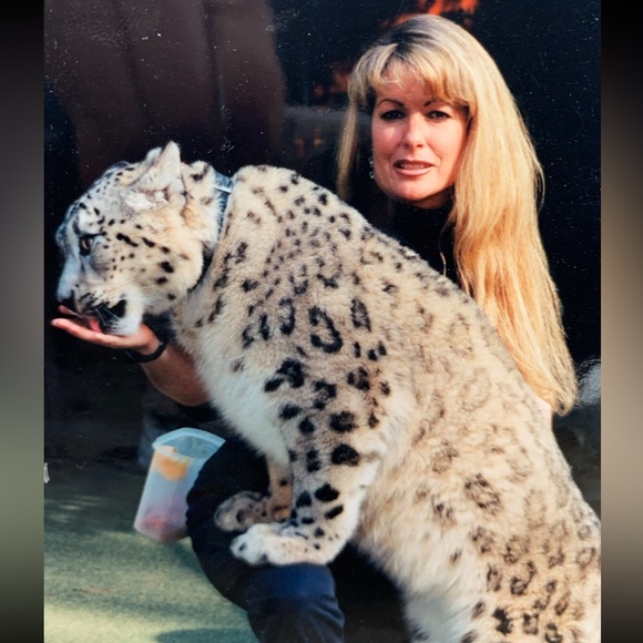 Snow Leopard handpainted/designed earrings sterling silver w rhinestones fancy - Picture 4 of 4